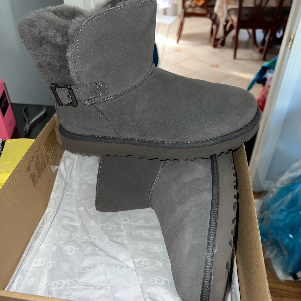 Mini Uggs - image 5